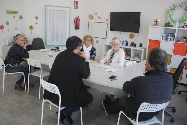 REUNION EN NUESTRA SEDE CON ESPECIALISTAS SERVICIO NEUROLOGÍA HOSPITAL PUERTA DEL MAR.