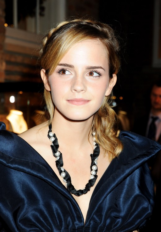 emma watson wallpapers 2010. dresses emma watson hot