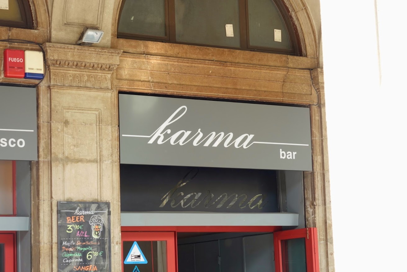 En till Karma restaurang
