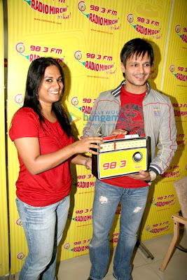 Vivek Oberoi promotes Prince on Radio Mirchi 98.3 FM image