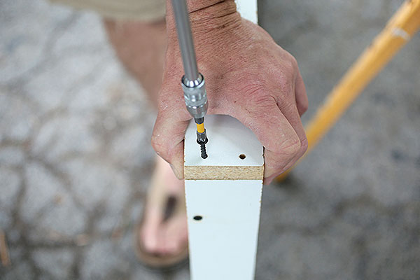 Tischplatte aus Beton zum Selbermachen - der diy Tipp für Schreibtisch im Büro oder Küchenplatte in der Küche