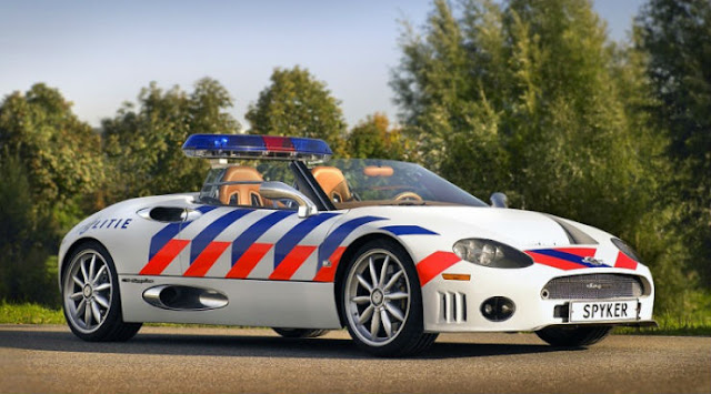 This image shows Netherland police's Spyker C8 car