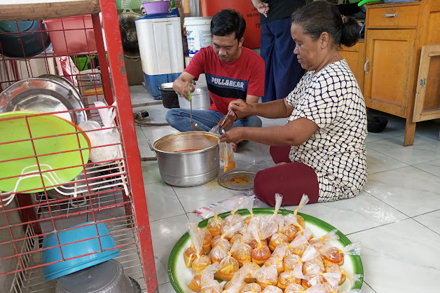 Mahasiswa KKL IAIN Pontianak Belajar Usaha Catering di Desa Selakau Tua Mahasiswa KKL IAIN Pontianak Belajar Usaha Catering di Desa Selakau Tua