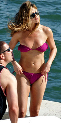 Jennifer Aniston Bikini Pics