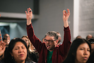 Sim, eis que um novo tempo chegou sobre ti, tempo de não mais cantar, não mais dançar, não mais falar e de fazer coisas como antes, mas um novo tempo de viver coisas novas, coisas que nem mesmo você em seus melhores pensamentos imaginou que pudesse viver um dia.