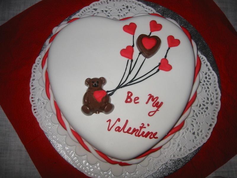 Valentines Day 2013 Gifts: Valentine Cake Decorating Ideas