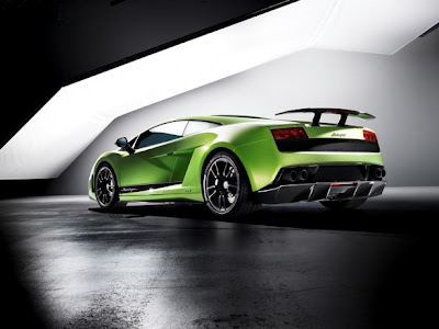 2011 Lamborghini Gallardo LP 570-4 Superleggera Sport Car