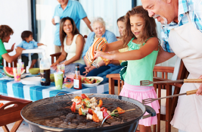 How to Host a Summer BBQ Without the Stress and Mess!