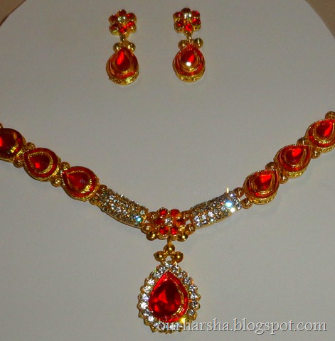 red and white stone studded necklace (1)