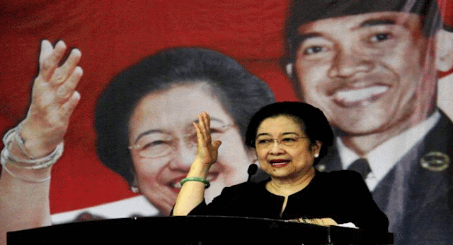 Terjebak Sendiri..!! Megawati di bikin malu Direktur CIIA: Maaf, Jadi Agama Ibu Megawati Apa? Agama Nusantara!!?
