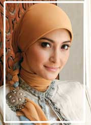 Beautiful asian girl of jilbab fashion show 2009