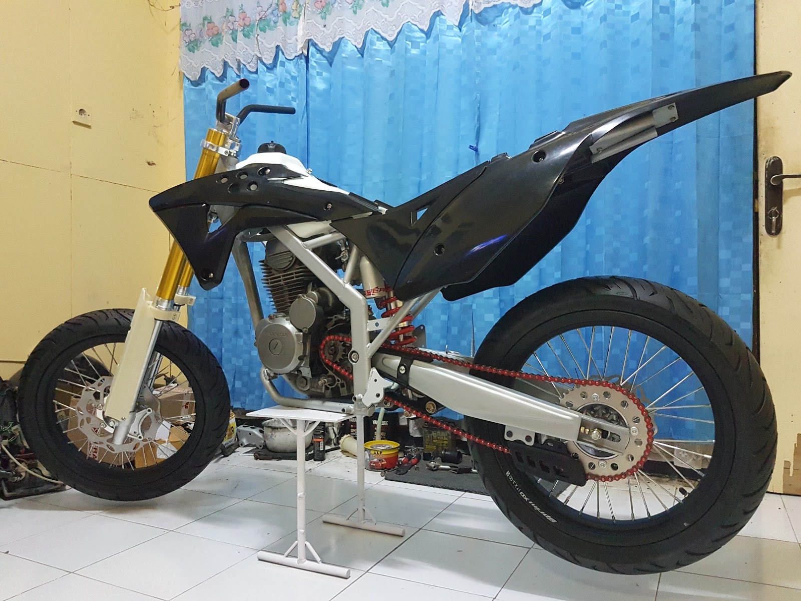 Info Jenis Ban Balap Super Moto Moto Dekil