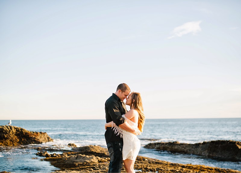 http://www.jennabechtholt.com/laguna-beach-engagement-photos/