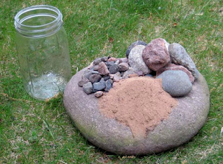 Stones, pebbles and sand