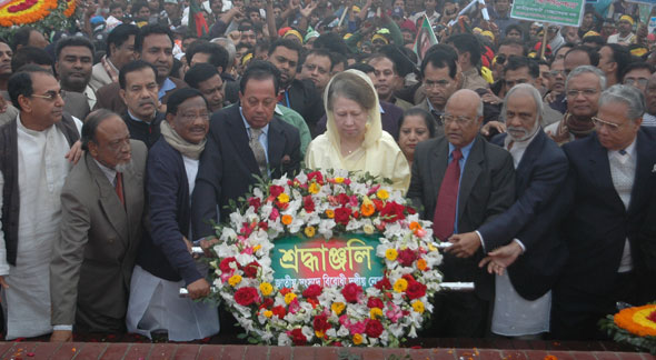 শহীদদের প্রতি খালেদা জিয়ার শ্রদ্ধা নিবেদন