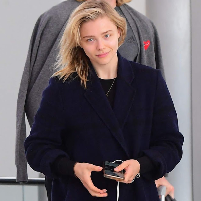 Chloe Moretz at Newark Airport : 主演をつとめる実写版の「トムとジェリー」で、ネズミ退治に乗り出すクロエ・モレッツちゃん ! !