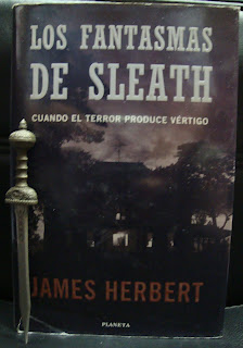 Portada del libro Los fantasmas de Sleath, de James Herbert