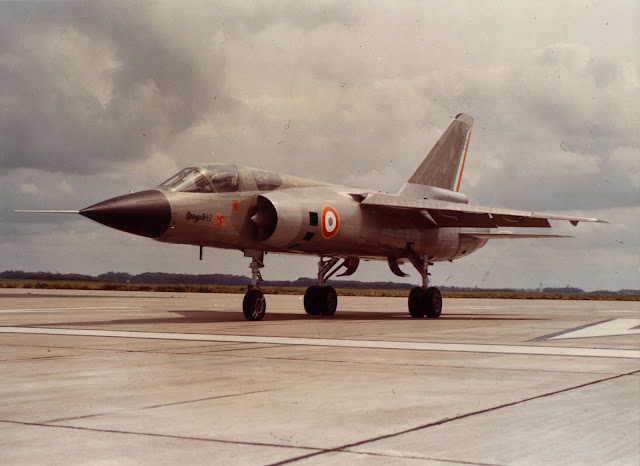 Dassault Mirage IIIF2 on the platform