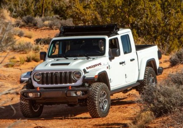 Performa Jeep Majove di Gurun Pasir