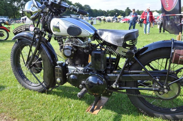 1930 Matchless Silver Hawk | Matchless Silver Hawk | 1930 Matchless Silver Hawk V4 Motorcycles | 1930 Matchless Silver Hawk Pictures | Matchless Motorcycles