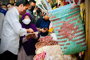 Presiden Beli Bawang di Pasar Baledono Purworejo