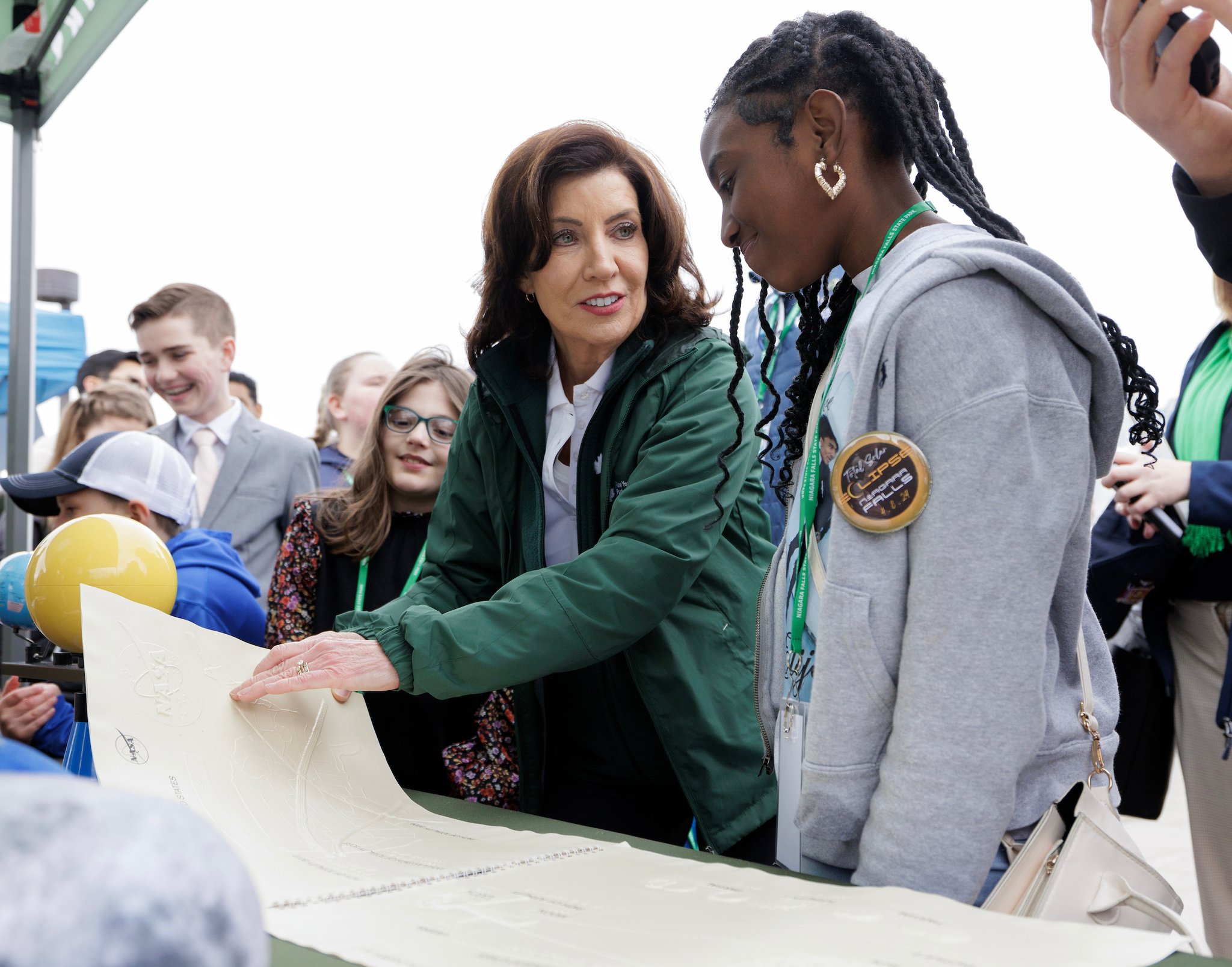 Governor of New York State, Kathy Hochul, wearing her protective eyewear "to experience totality" at the Niagara Falls