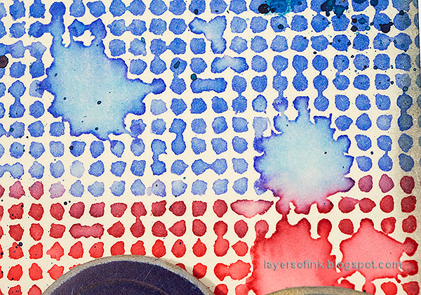 Layers of ink - Red and Blue Tag Tutorial by Anna-Karin Evaldsson. With Simon Says Stamp Halftone Background.