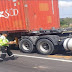 Carreta com problema mecânico deixa trânsito lento em avenida de Manaus 