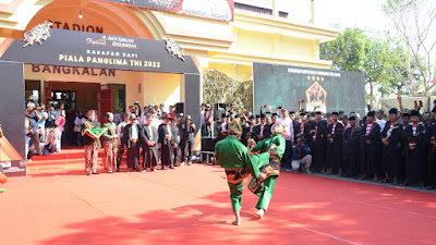 Menjaga Warisan Budaya Indonesia, Gubernur AAL Hadiri Karapan Sapi Piala Panglima TNI