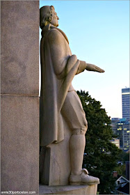 Escultura de Roger Williams en Prospect Terrace Park, Providence