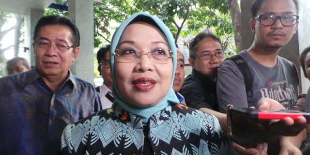 Jakarta: Wakil Calon Gubernur Sylviana Menjawab Panggilan Polisi Pada Kasus Dugaan Korupsi