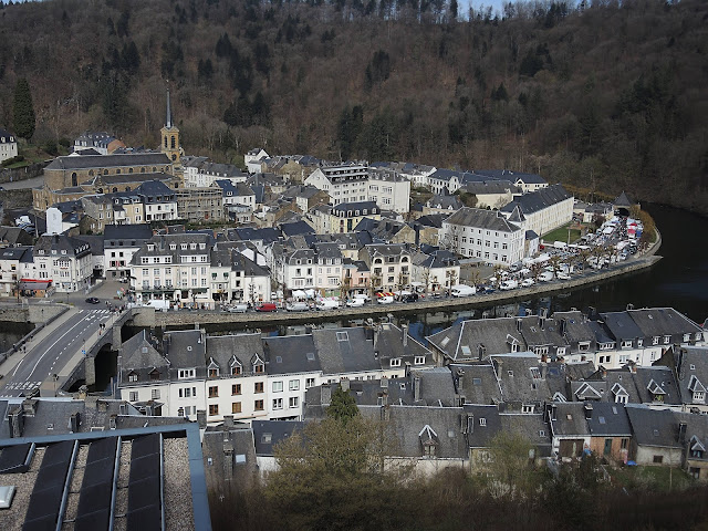 Bouillon: van bovenuit bekeken...