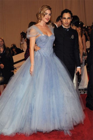  dress that Doutzen Kroes wore reminds me of Cinderella's wedding dress