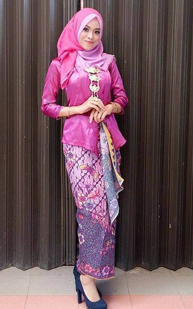 30 model kebaya wisuda hijab modern cantik favorit mahasiswi