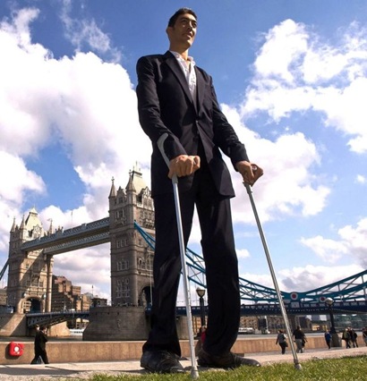 BRITAIN-TURKEY-GUINNESS-RECORD-TALL
