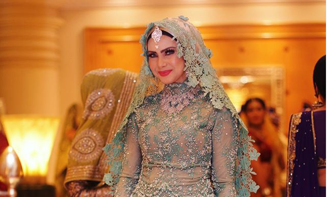 3 Foto fesyen tudung Che Ta yang amat pelik di Majlis ...