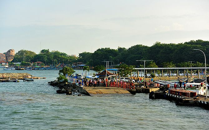 Pelabuhan Pantai Kartini dari atas kapal Siginjai