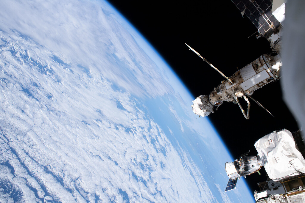 NASA ya está considerando rescatar a los astronautas varados en ISS con ayuda de SpaceX