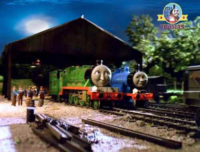 A star coved scary night for haunted Henry the tank engine with Thomas and friends Edward the train