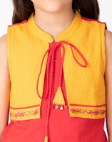 Girl Cotton Nagri Sleeveless Kurta