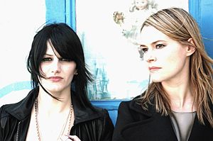 Leisha Hailey fashion