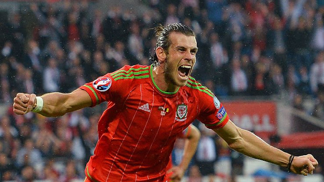 Gareth Bale celebrates his goal