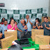 Prefeito Dinha entrega novos computadores em unidades de ensino 