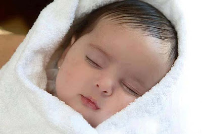 Cute-Sleeping-Child-wallpapers