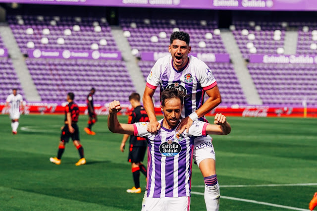 Waldo celebra con Michel el gol del Valladolid. REAL VALLADOLID C. F. 1 REAL SOCIEDAD DE FÚTBOL DE SAN SEBASTIÁN 1. 13/09/2020. Campeonato de Liga de 1ª División, jornada 1. Valladolid, estadio José Zorrilla.