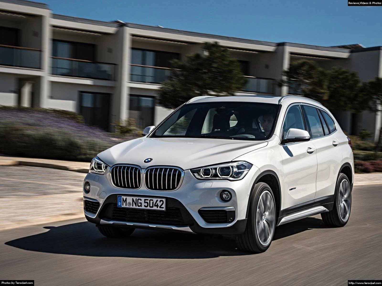 Hình ảnh xe ô tô BMW X1 2016 & nội ngoại thất