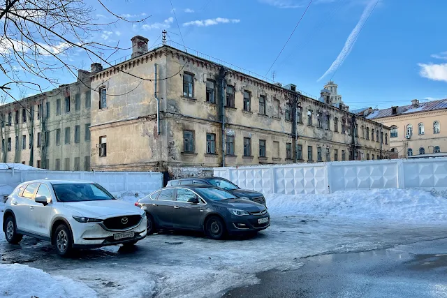 Малая Сухаревская площадь, дворы, бывший жилой дом 1899 года постройки