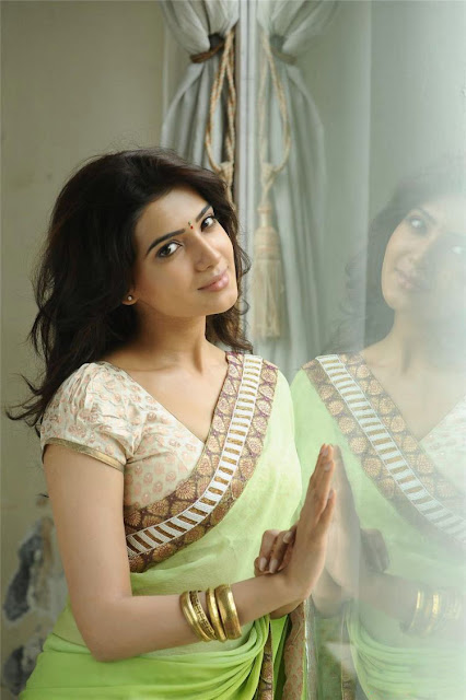 Samantha Hot Stills in Saree