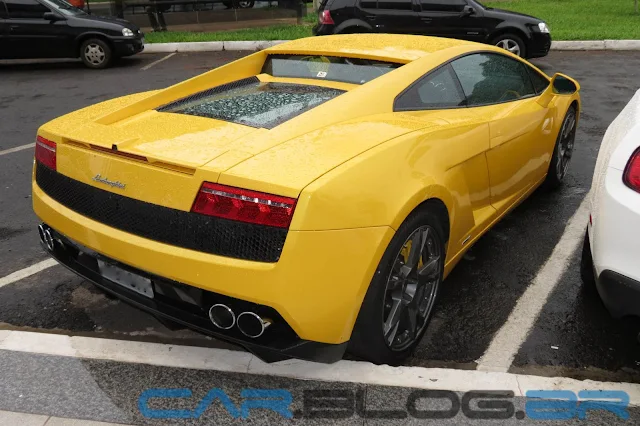 Yellow Lamborghini Gallardo LP560-4