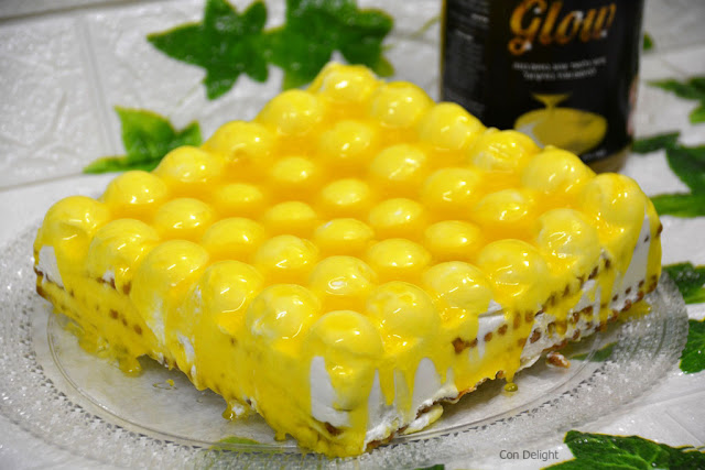 עוגת חלת דבש עם גלסאז צהוב